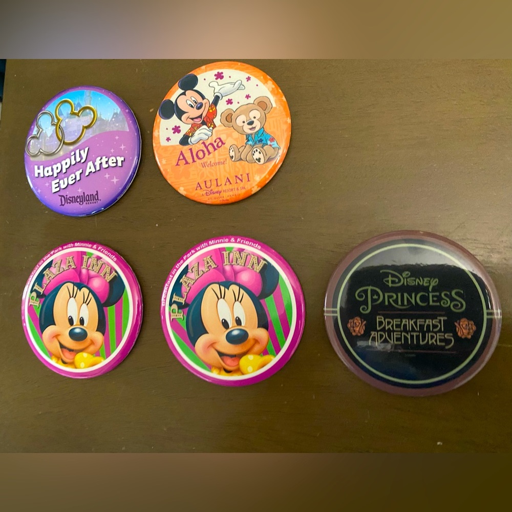 Assorted Buttons from Disneyland & Disney’s Aulani